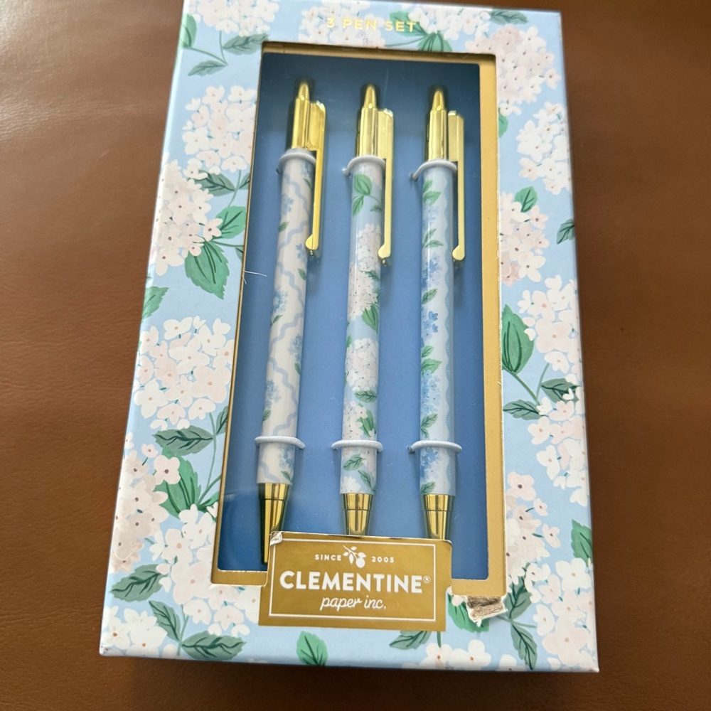 NEW in Box Clementine Floral 3 Pen Set Black Ink Style 920026 White Flowers